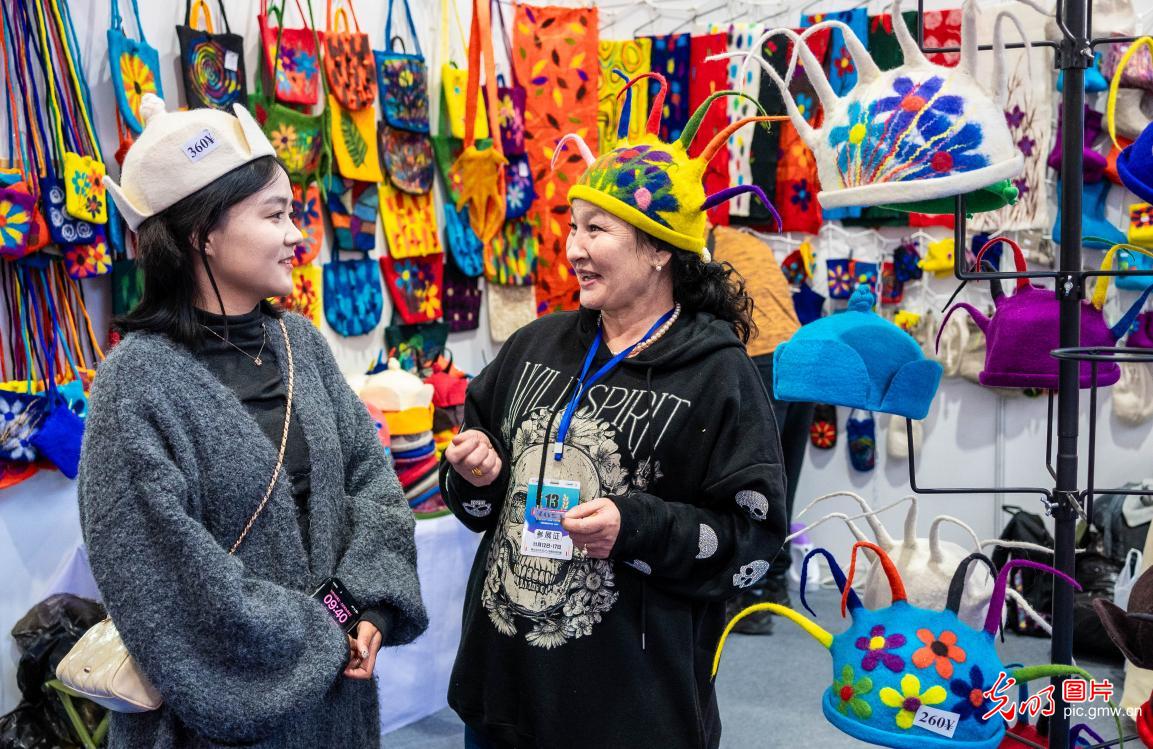 第十三届中国•内蒙古进出口商品博览会在呼和浩特举行