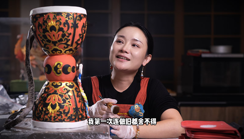 “镇馆之宝”被做成蛋糕?文物复刻甜品师深情流泪:舍不得做旧! “镇馆之宝”被做成蛋糕?文物复刻甜品师深情流泪:舍不得做旧!