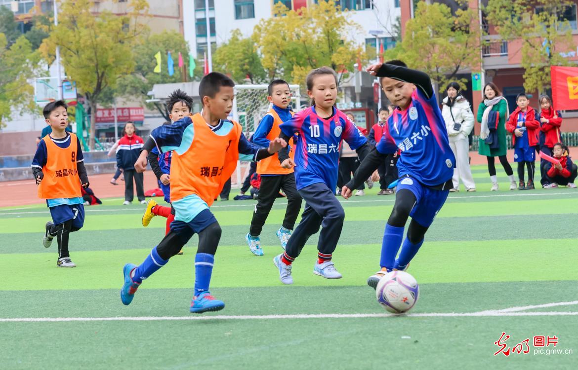 校园足球欢乐多 校园足球欢乐多