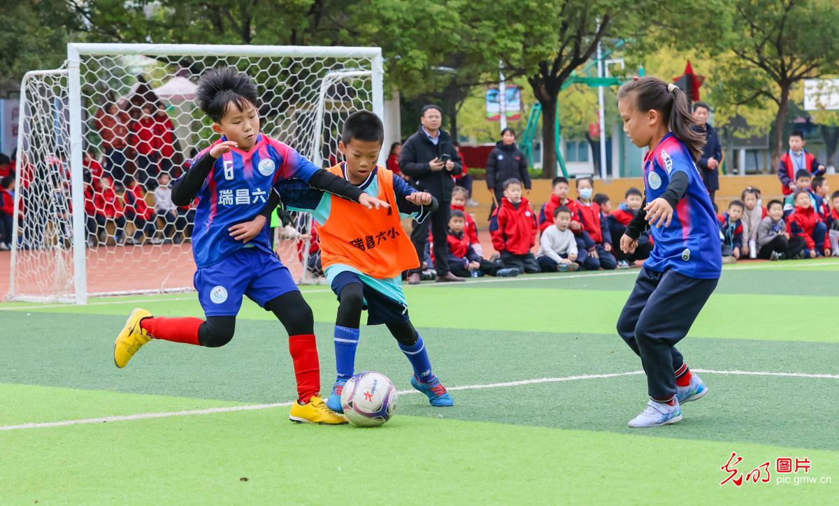 校园足球欢乐多 校园足球欢乐多