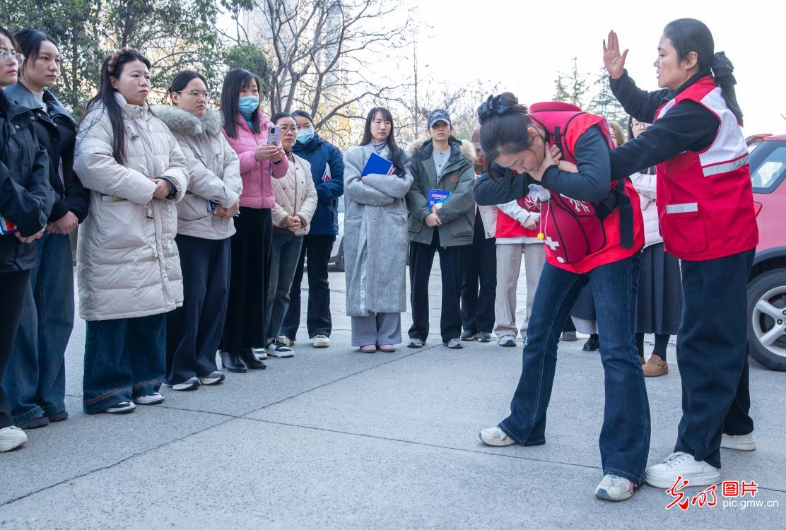 志愿服务 冬日暖心