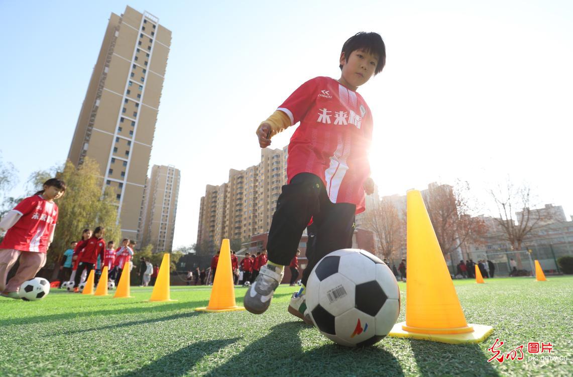 快乐足球 绿茵逐梦 快乐足球 绿茵逐梦