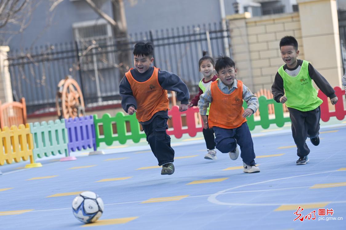 快乐足球 绿茵逐梦 快乐足球 绿茵逐梦