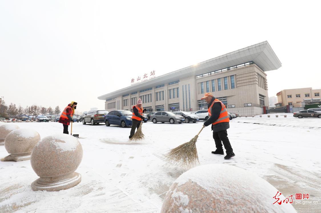 清除冰雪保出行