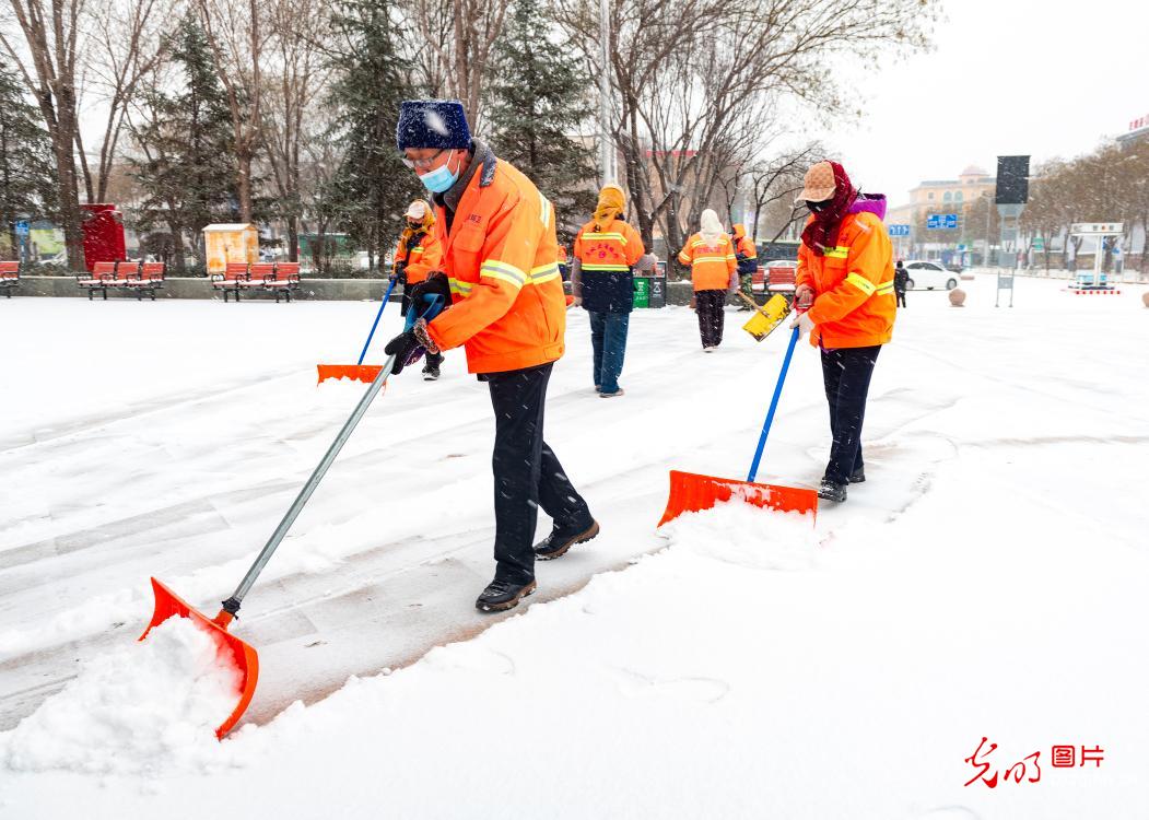 清除冰雪保出行
