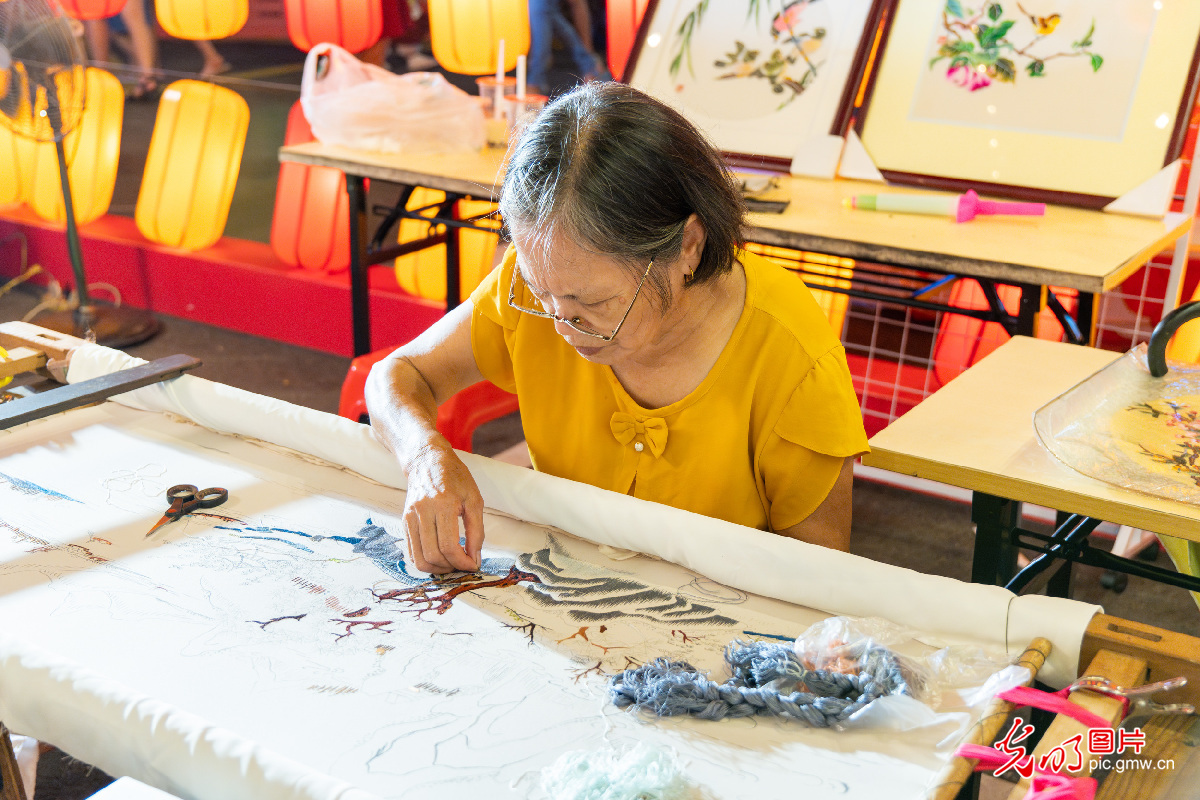 啖早茶、睇大戏、赏醒狮:沉浸岭南烟火人间 啖早茶、睇大戏、赏醒狮:沉浸岭南烟火人间