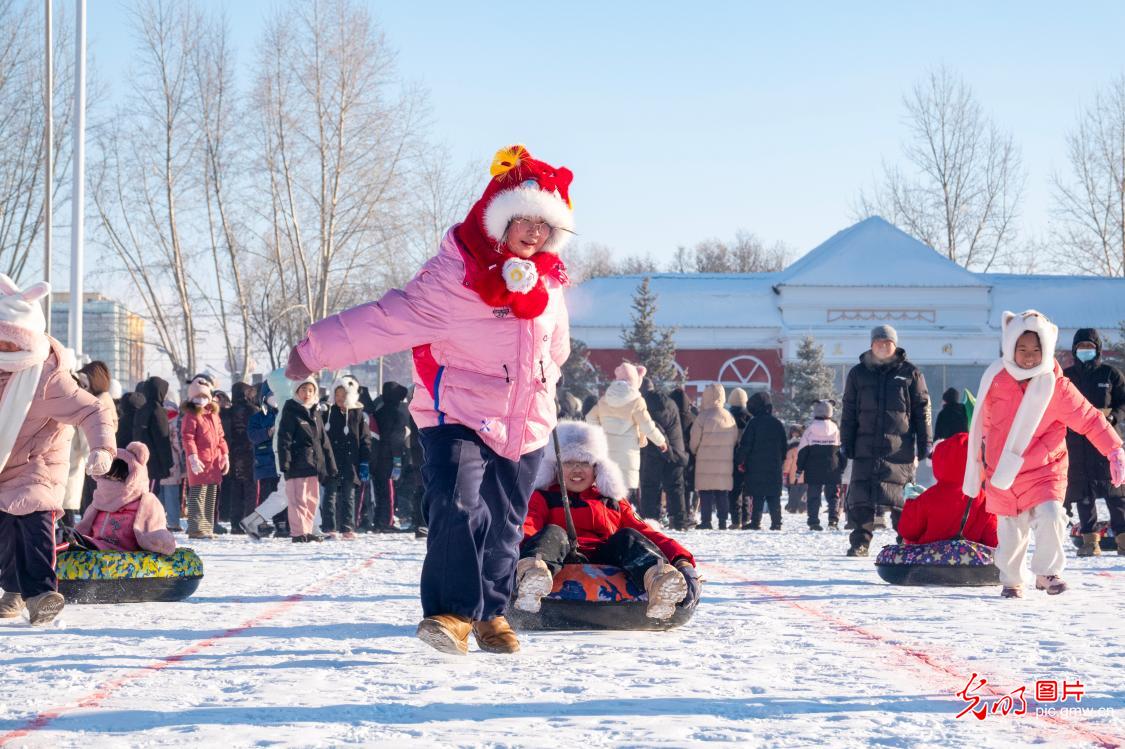 体育课间 朝气校园