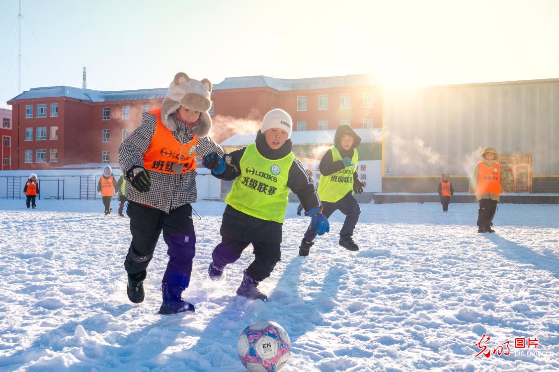 体育课间 朝气校园