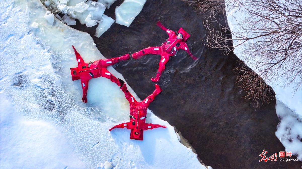 冰浮 不一样的冰雪体验