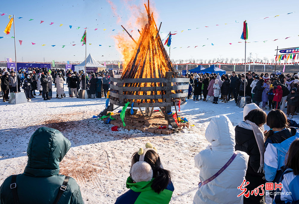 【冰雪暖民生】光影追雪:冰雪世界里的新生意 【冰雪暖民生】光影追雪:冰雪世界里的新生意