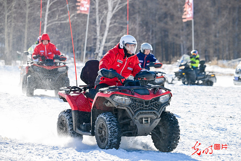 【冰雪暖民生】光影追雪:冰雪世界里的新生意 【冰雪暖民生】光影追雪:冰雪世界里的新生意