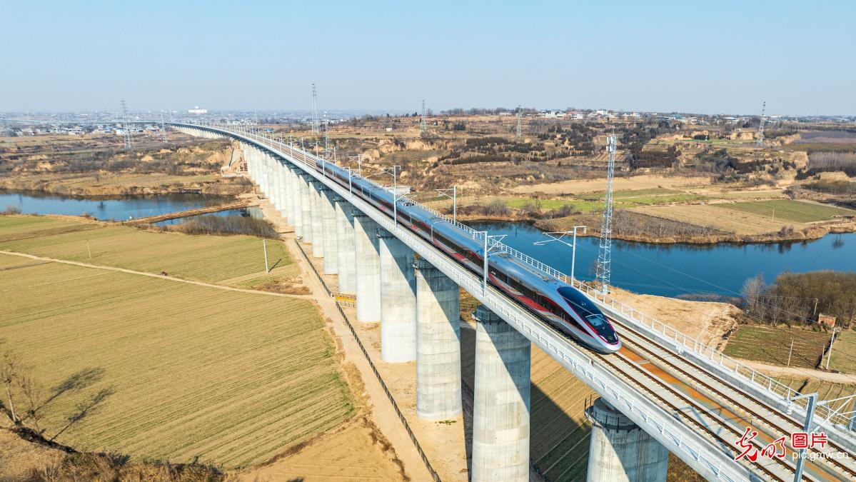 西延高铁开通运营