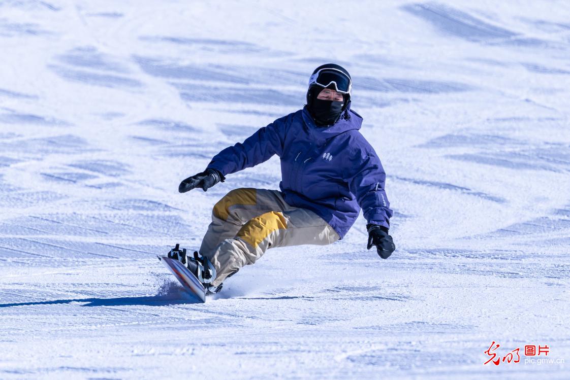 【冰天雪地的“热答卷”】驰骋冰雪间 涌动新经济 【冰天雪地的“热答卷”】驰骋冰雪间 涌动新经济