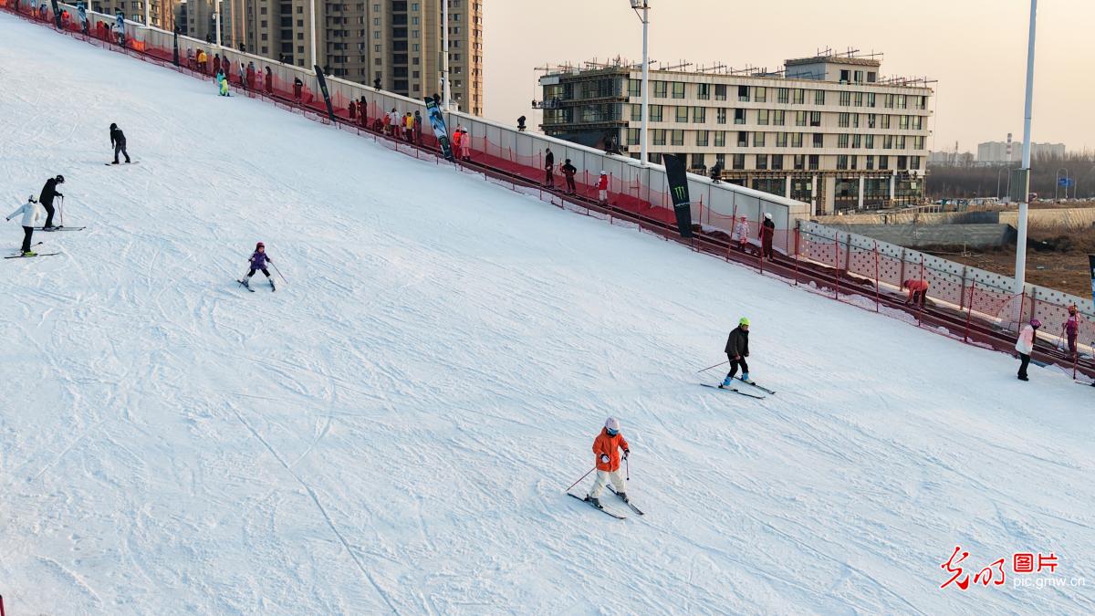 【冰天雪地的“热答卷”】驰骋冰雪间 涌动新经济 【冰天雪地的“热答卷”】驰骋冰雪间 涌动新经济