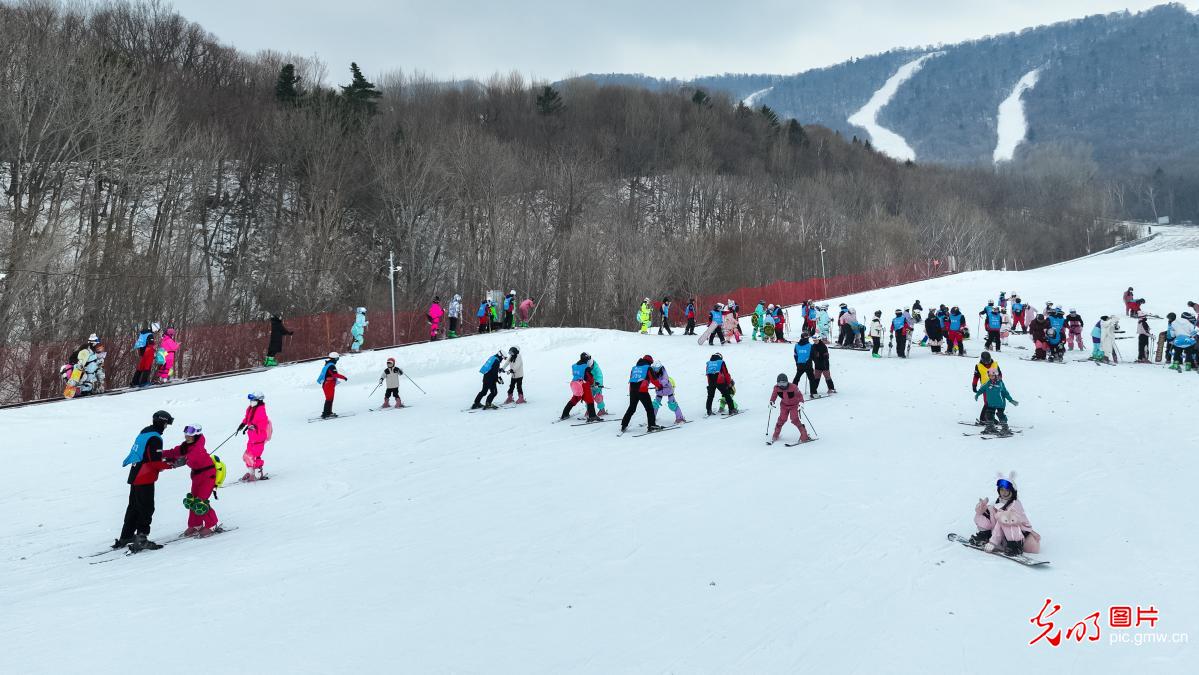 【冰天雪地的“热答卷”】驰骋冰雪间 涌动新经济 【冰天雪地的“热答卷”】驰骋冰雪间 涌动新经济