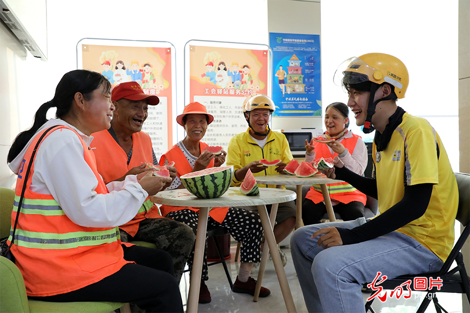 AI动画｜五件暖心事 定格温情时