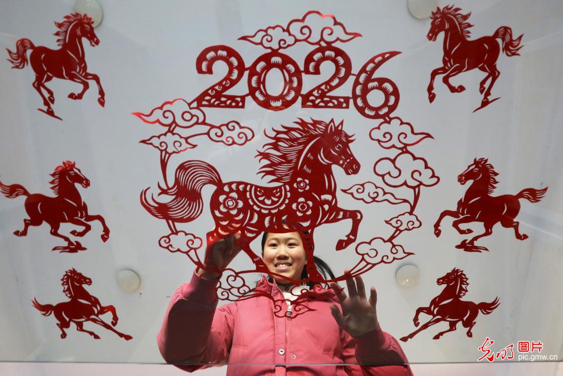 欢声笑语迎新年 氛围感直接拉满