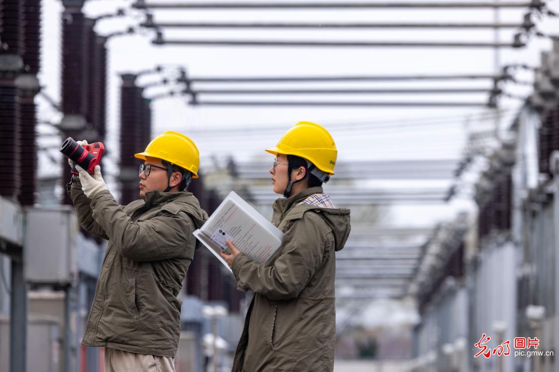 坚守岗位度新年