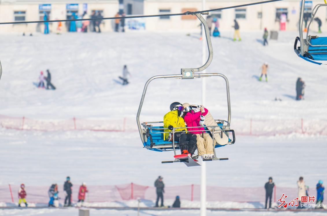 元旦假期乐享冰雪运动