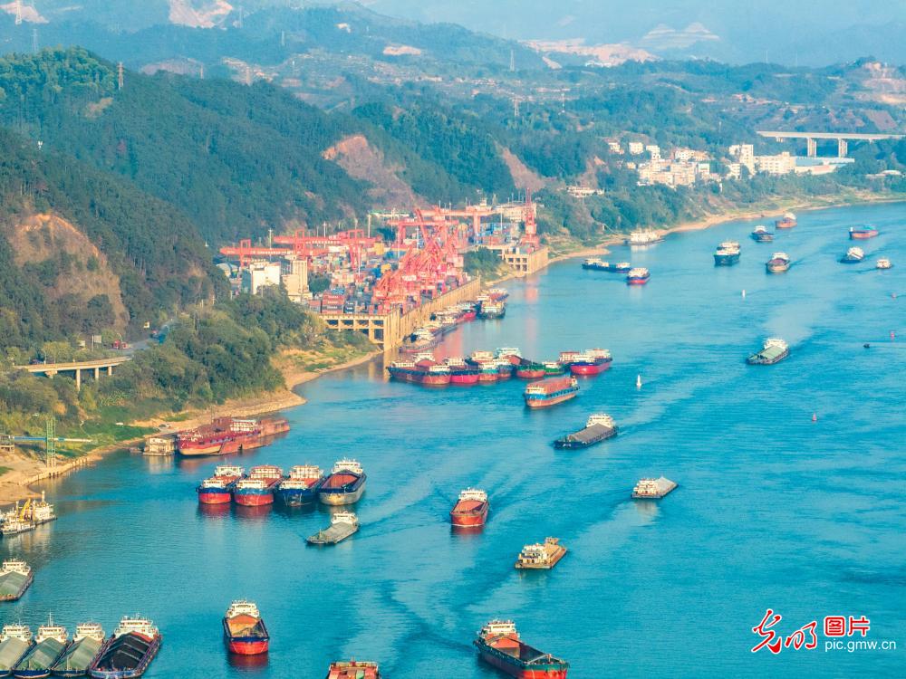 新年伊始航运忙