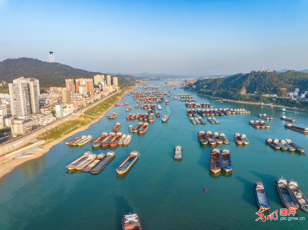 新年伊始航运忙