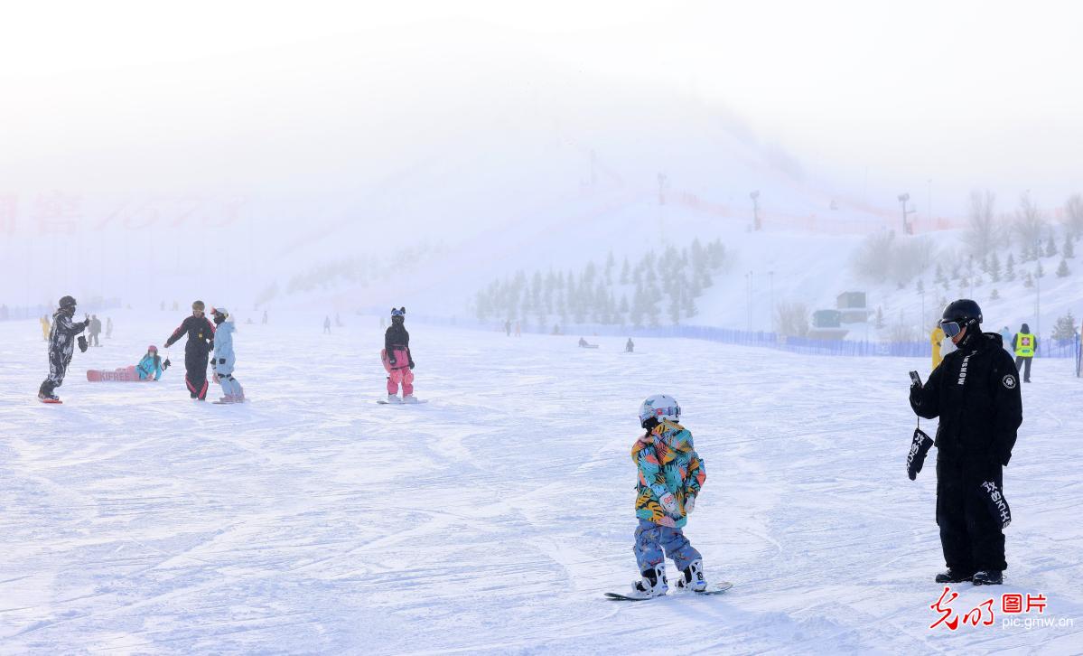 阿勒泰雪景引客来