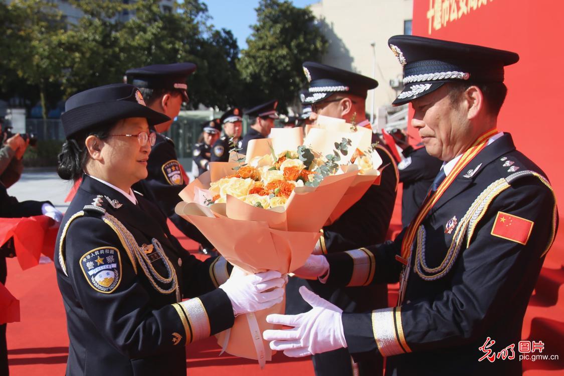 致敬人民警察节：忠诚不改 守护常在