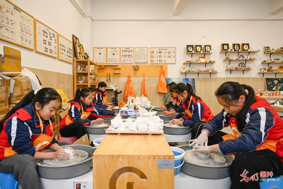 非遗泥塑进校园