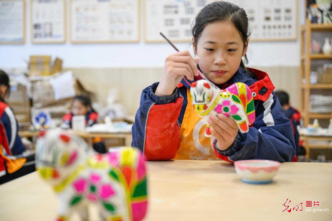 非遗泥塑进校园