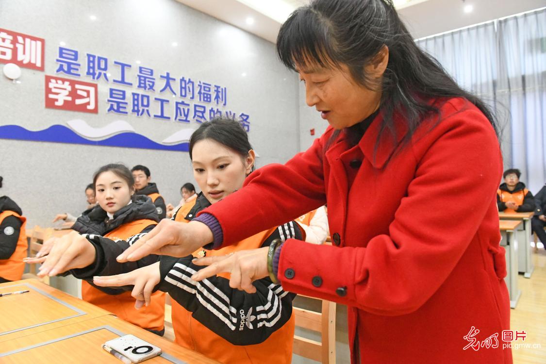 春运备战进行时 全力以赴护平安