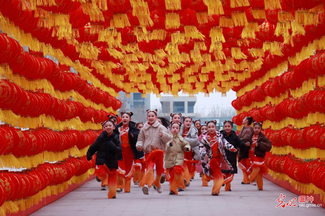 张灯结彩迎小年