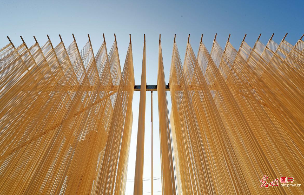 冬日村庄 挂面飘香