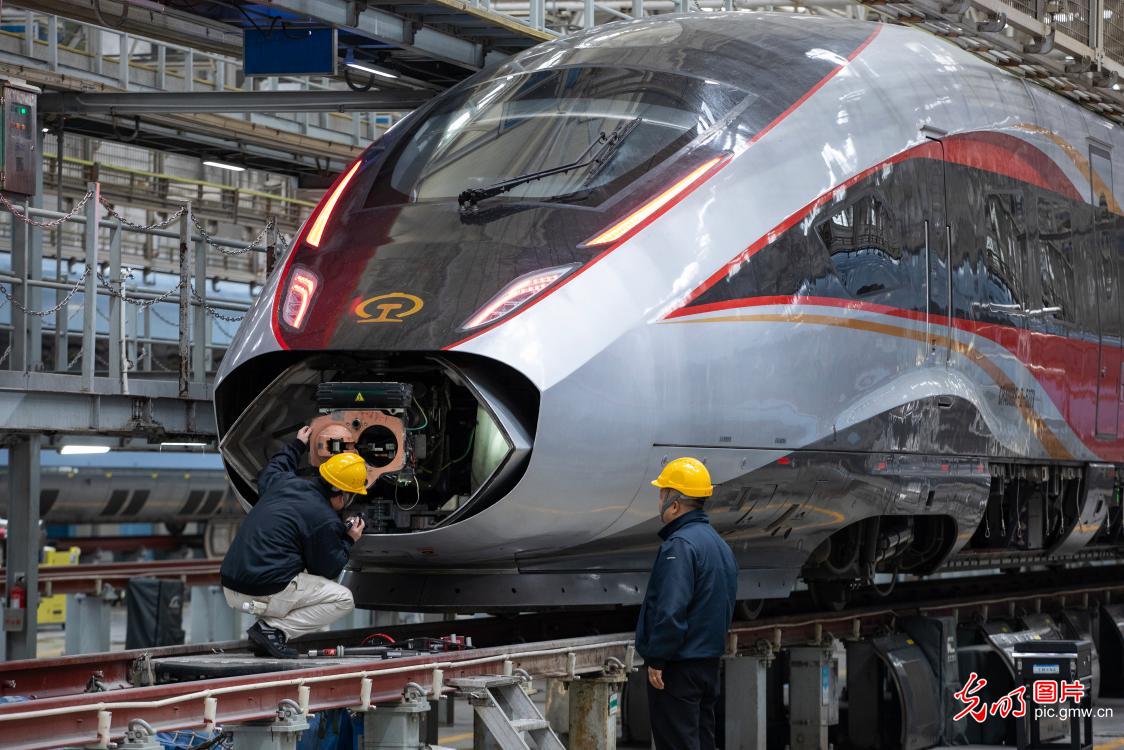 除夕坚守 致敬每一位在岗人 除夕坚守 致敬每一位在岗人