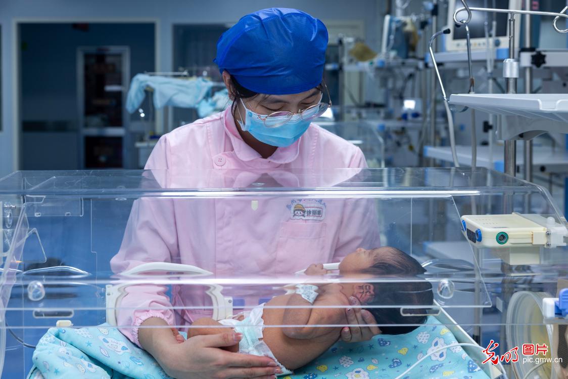 除夕坚守 致敬每一位在岗人 除夕坚守 致敬每一位在岗人