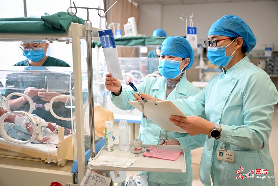 除夕坚守 致敬每一位在岗人 除夕坚守 致敬每一位在岗人