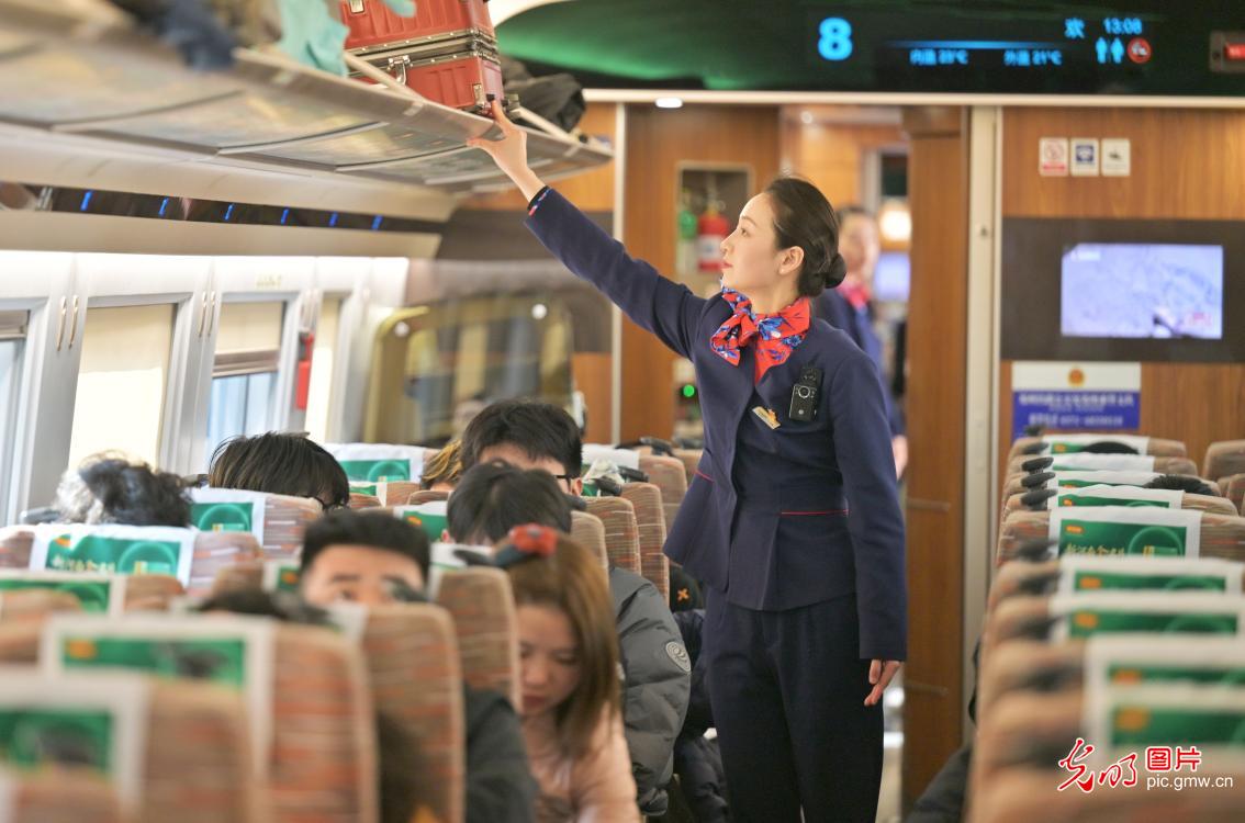 除夕坚守 致敬每一位在岗人 除夕坚守 致敬每一位在岗人