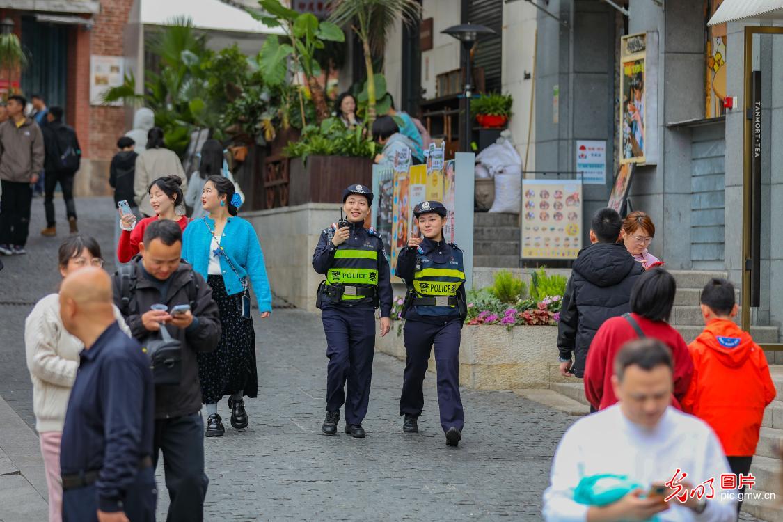 除夕坚守 致敬每一位在岗人 除夕坚守 致敬每一位在岗人