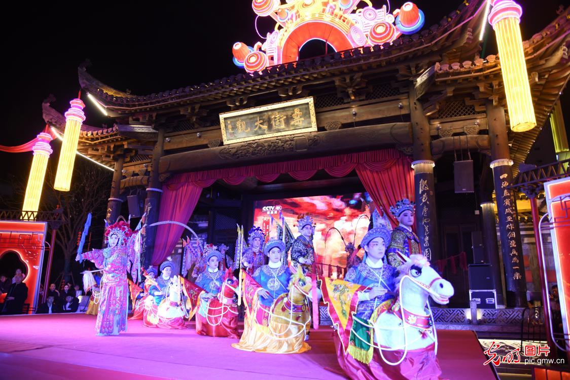 【新春走基层·小镜头里的幸福年】锣鼓一响 戏曲开唱 年味直接拉满