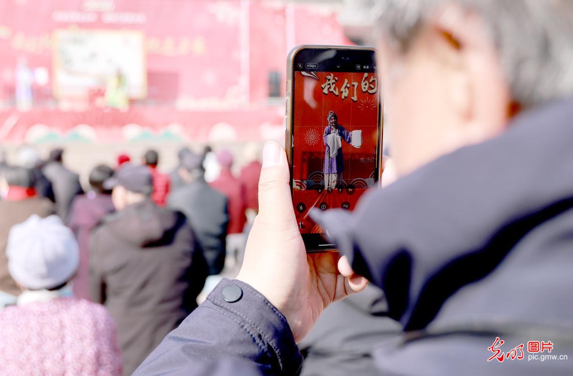 【新春走基层·小镜头里的幸福年】锣鼓一响 戏曲开唱 年味直接拉满