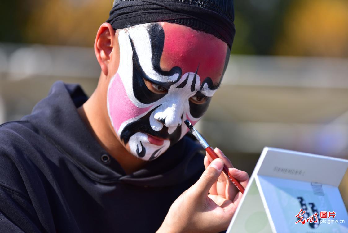 【新春走基层·小镜头里的幸福年】锣鼓一响 戏曲开唱 年味直接拉满