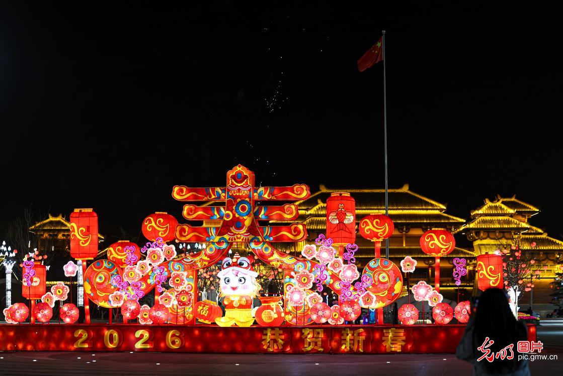 【新春走基层·小镜头里的幸福年】光影绘新春 夜经济让年味更有“烟火劲”