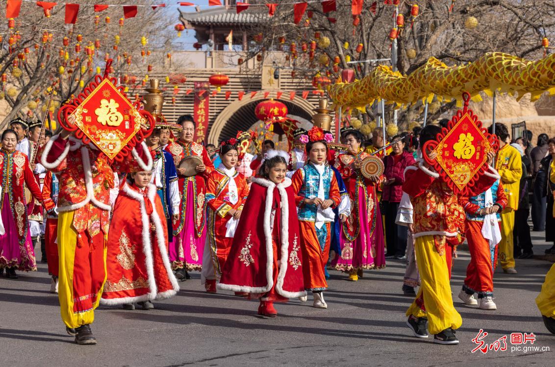 民俗巡演闹新春