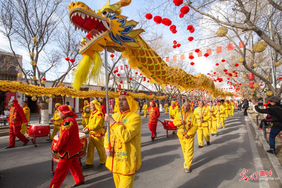 民俗巡演闹新春