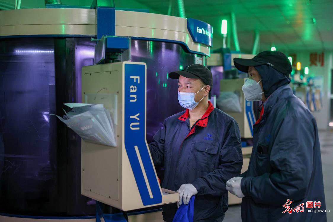 新春开工首日 各地工厂冲刺开门红 新春开工首日 各地工厂冲刺开门红