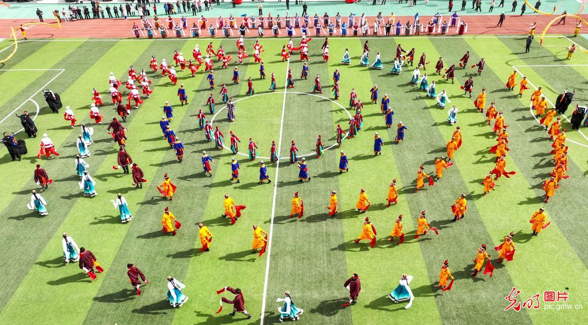 民族团结一家亲 社火欢腾庆团圆 民族团结一家亲 社火欢腾庆团圆