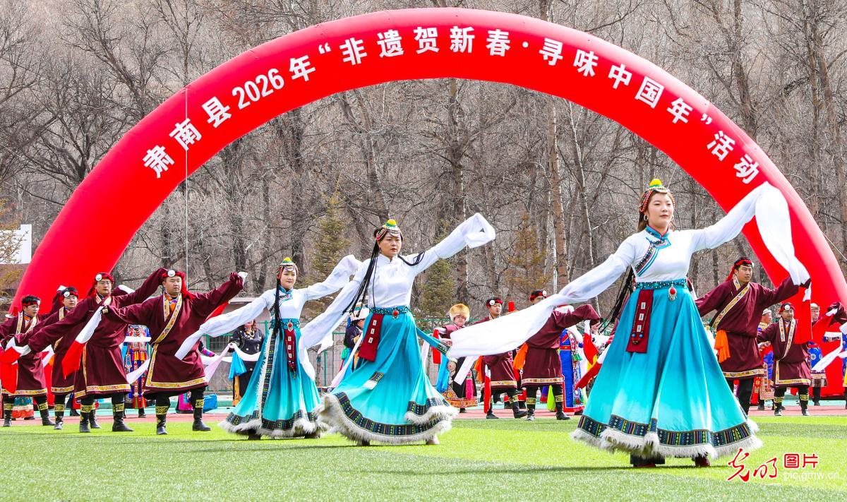 民族团结一家亲 社火欢腾庆团圆 民族团结一家亲 社火欢腾庆团圆