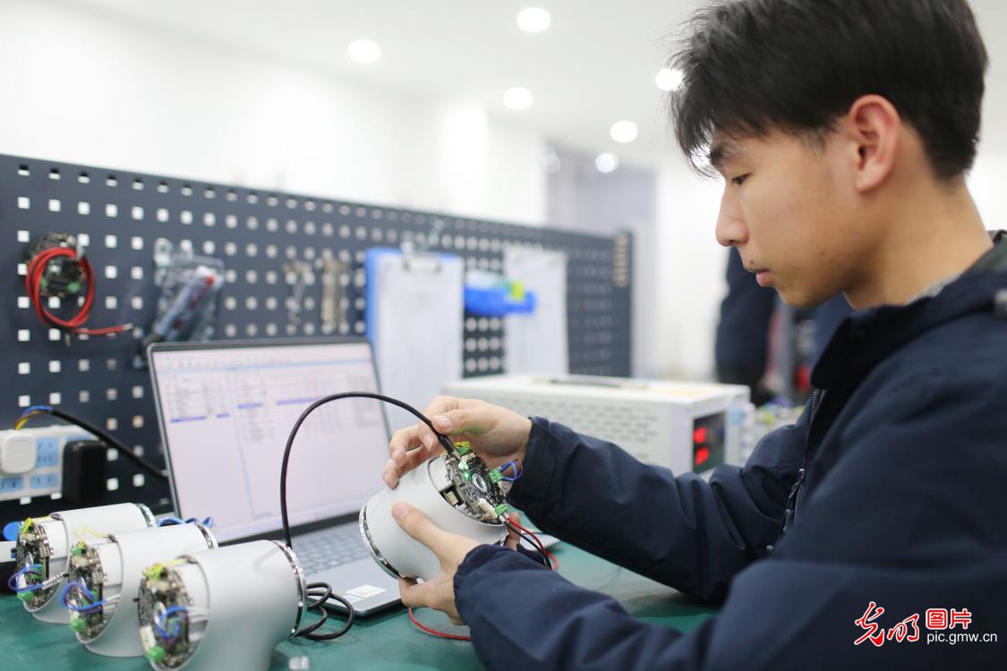 智能装备生产忙 冲刺首季“开门红”