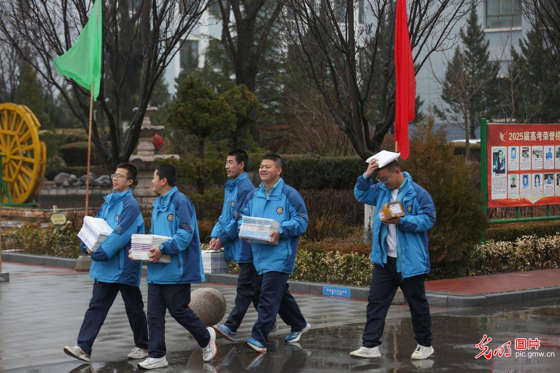 护航开学季 安全进校园