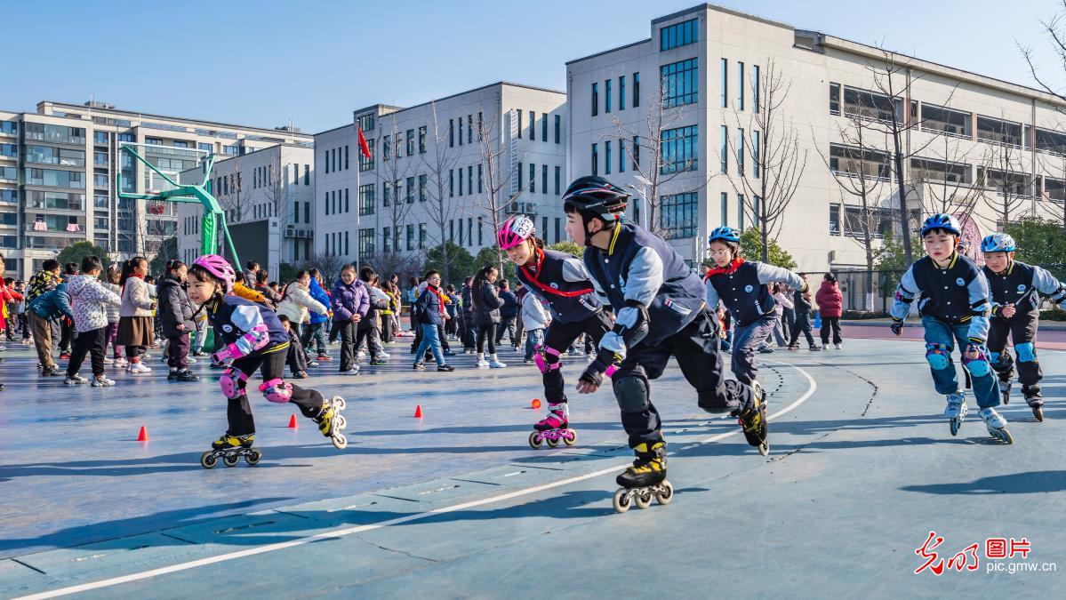 校园课间活力四射