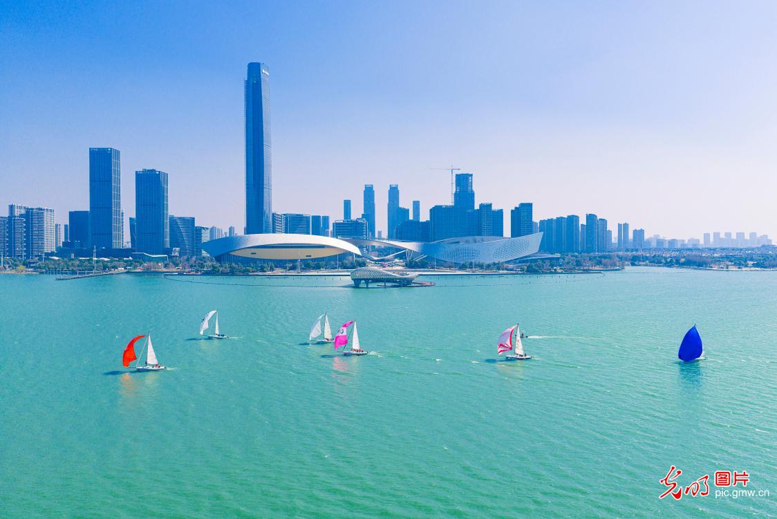 扬帆逐浪展风采